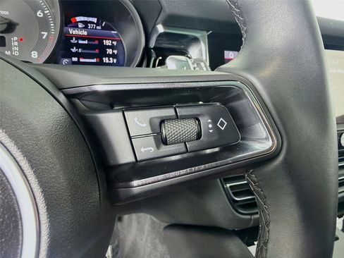 Certified 2025 Porsche Macan image 14