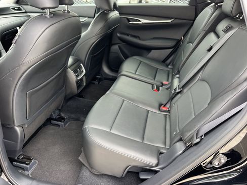 Certified 2025 INFINITI QX50 Luxe image 17