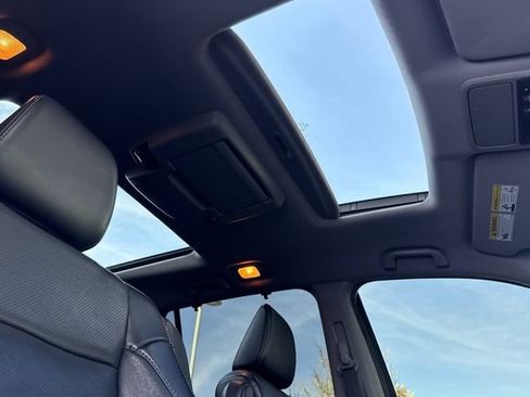 Used 2020 Honda Pilot Elite image 19