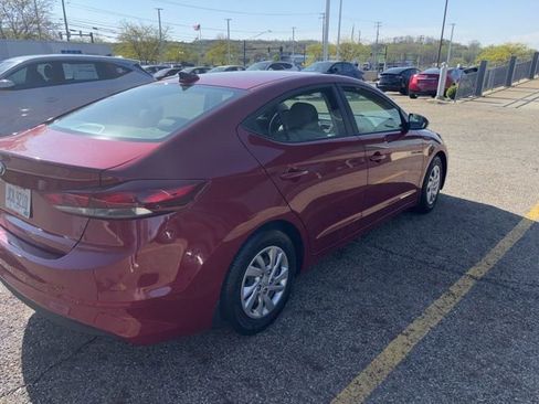 Used 2017 Hyundai Elantra SE image 3