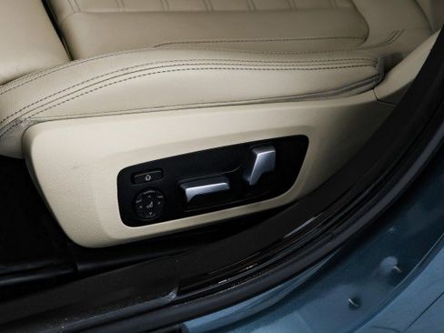 Used 2020 BMW 330i Sedan w/ Convenience Package image 28