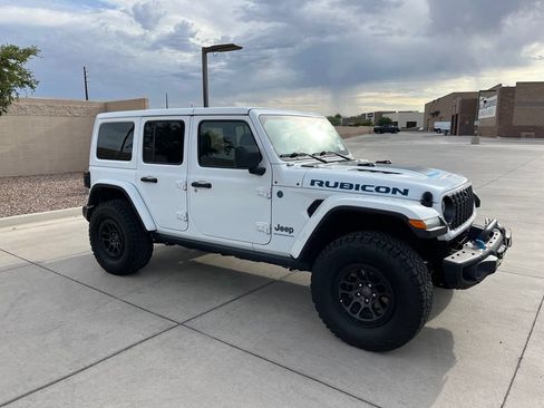 Used 2024 Jeep Wrangler Unlimited Rubicon 4xe AWD/4WD image 4