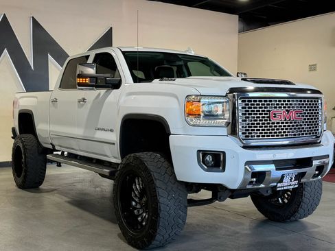 Used 2017 GMC Sierra 3500 Denali w/ Duramax Plus Package AWD/4WD image 3