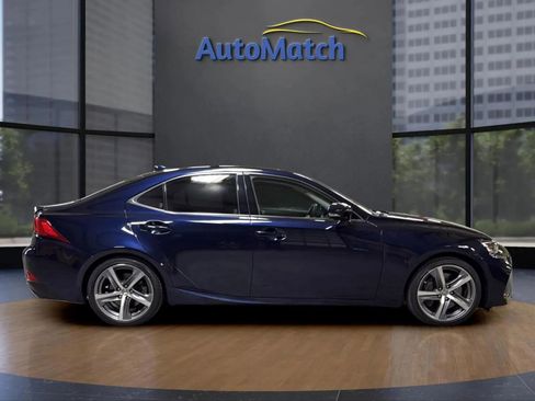 Used 2019 Lexus IS 300 image 11