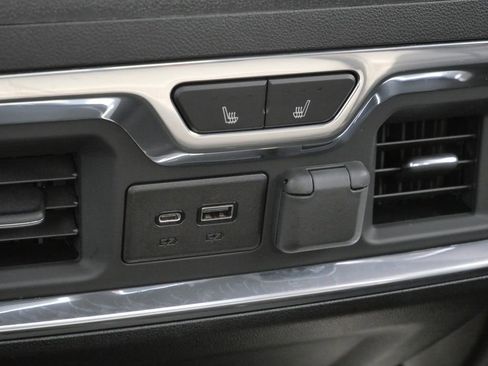 Used 2023 GMC Sierra 2500 AT4 w/ AT4 Premium Plus Package image 34