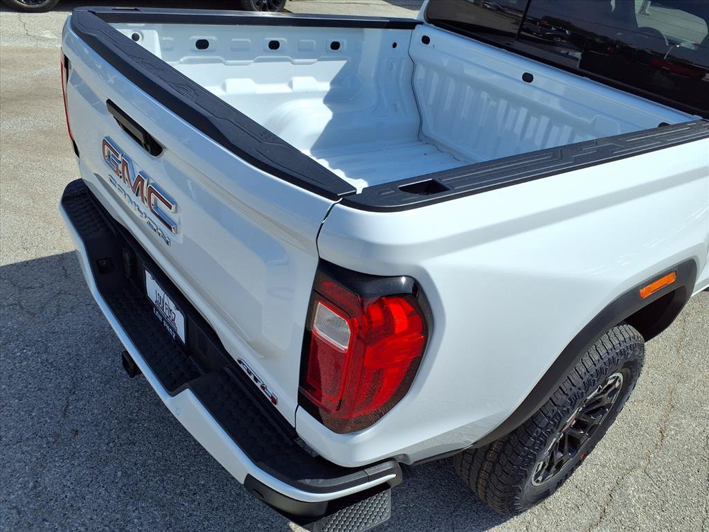 New 2026 GMC Canyon AT4 AWD/4WD image 19