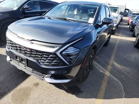 Used 2024 Kia Sportage LX image 2