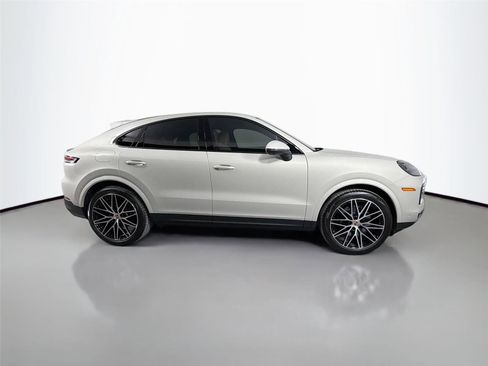 Certified 2026 Porsche Cayenne Coupe AWD/4WD image 8