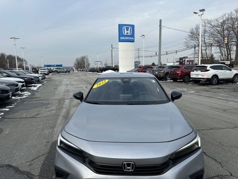 Used 2022 Honda Civic Sport image 2