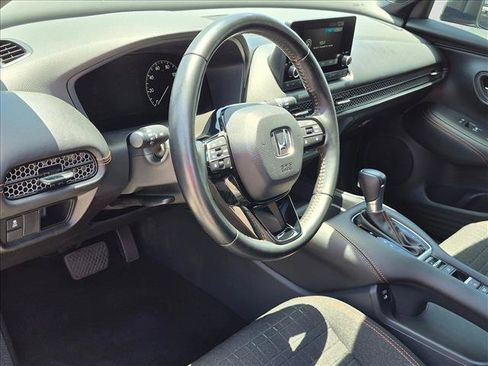 Used 2025 Honda HR-V Sport image 9
