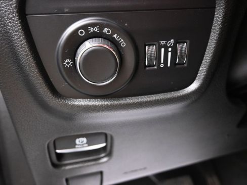 Used 2024 Jeep Grand Cherokee Altitude image 31