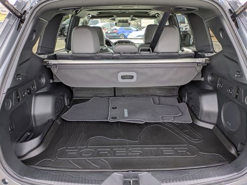 Used 2025 Subaru Forester Limited w/ Popular Package image 33