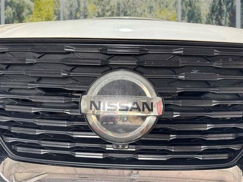 Used 2021 Nissan Rogue SV FWD image 23