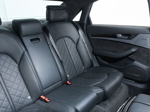 Used 2015 Audi S8 AWD/4WD image 31