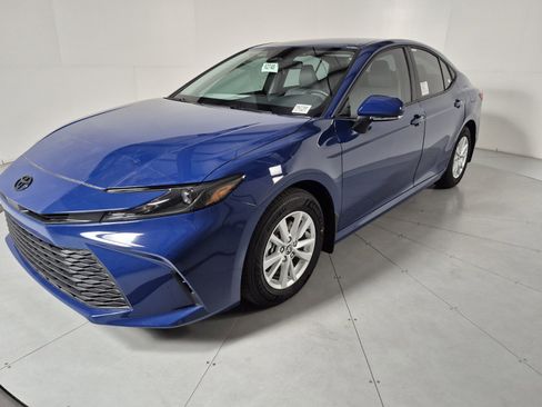 New 2026 Toyota Camry Hybrid image 1