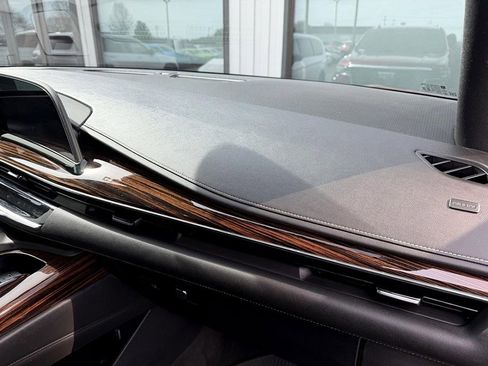 Used 2022 Cadillac Escalade Luxury image 14