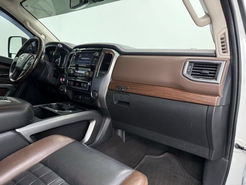 Used 2019 Nissan Titan Platinum Reserve w/ Platinum Utility Package AWD/4WD image 36