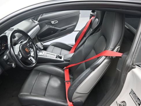 Used 2018 Porsche 718 Cayman S RWD image 12