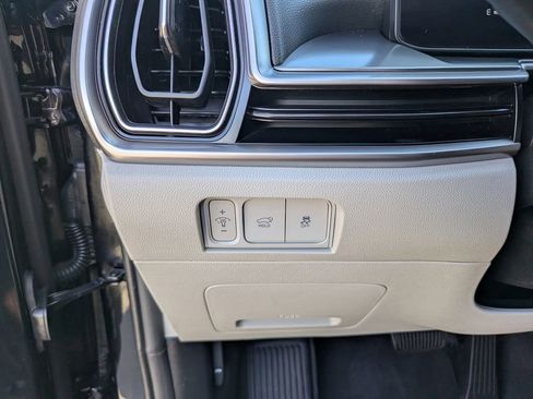 Certified 2025 Kia Sorento EX w/ Panoramic Sunroof Package FWD image 30