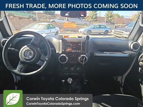 Used 2016 Jeep Wrangler Unlimited Rubicon w/ Connectivity Group image 11