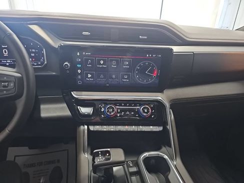 Used 2024 GMC Sierra 1500 Denali w/ Denali Reserve Package AWD/4WD image 17
