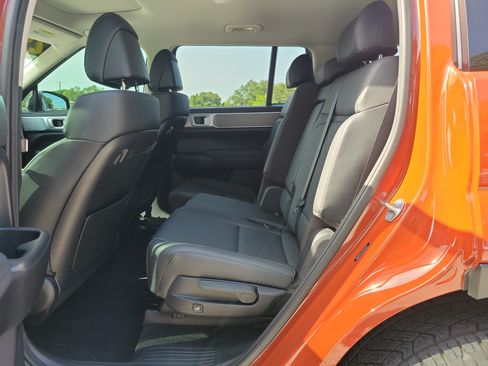 Used 2025 Hyundai Santa Fe XRT AWD/4WD image 9