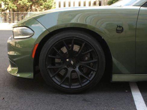 Used 2018 Dodge Charger R/T Scat Pack w/ Dynamics Package image 13