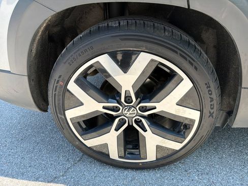 Used 2023 Volkswagen Taos SEL AWD/4WD image 15