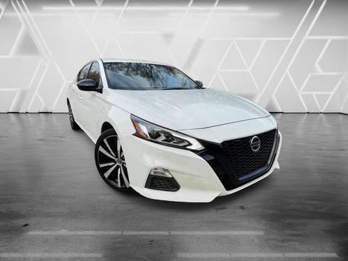 Used 2020 Nissan Altima 2.5 SR FWD image 4