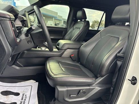 Used 2024 Ford Expedition Limited image 10