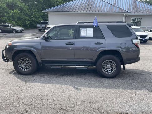 Used 2020 Toyota 4Runner Venture AWD/4WD image 7