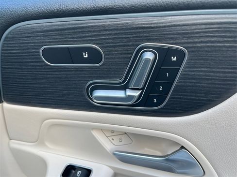 Certified 2025 Mercedes-Benz GLB 250 4MATIC image 16