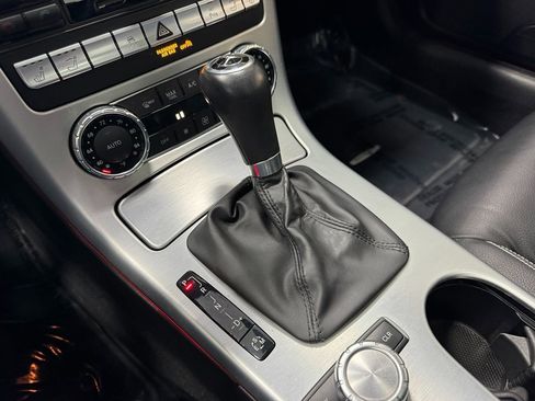 Used 2013 Mercedes-Benz SLK 250 w/ Premium I Pkg image 32