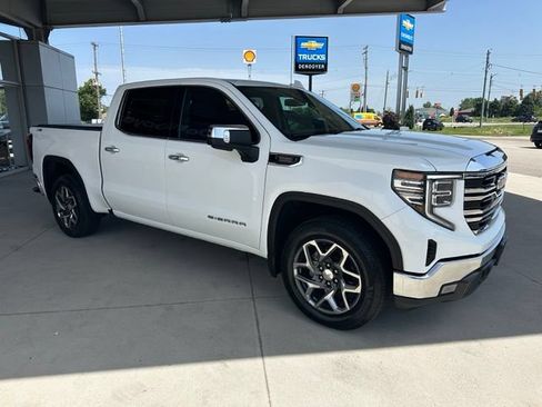 Used 2023 GMC Sierra 1500 SLT w/ X31 Off-Road Package AWD/4WD image 4