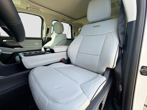 New 2026 Ford Expedition Platinum w/ Platinum Ultimate Package image 30