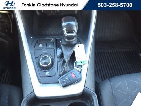 Used 2020 Toyota RAV4 XLE image 19