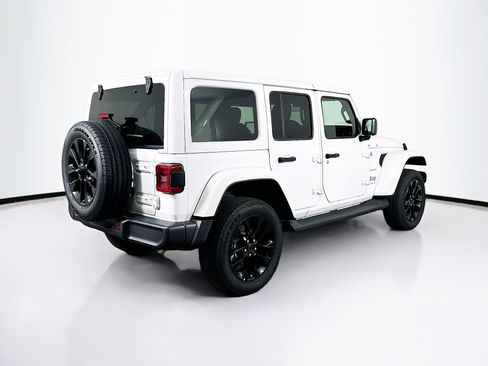 Used 2024 Jeep Wrangler Unlimited Sahara w/ Technology Group AWD/4WD image 9