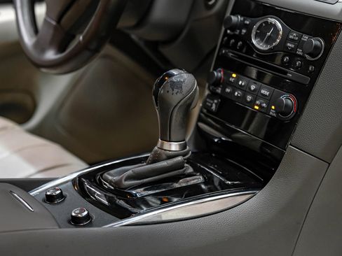 Used 2015 INFINITI Q40 image 26