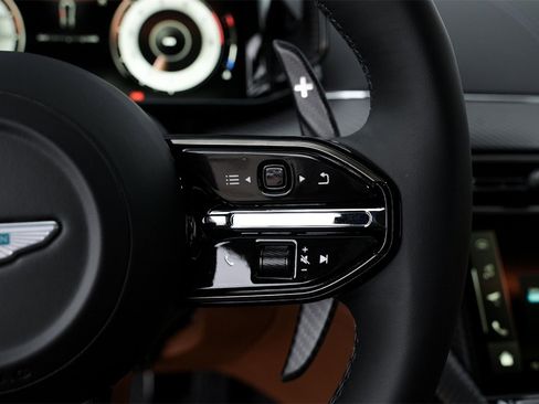 New 2026 Aston Martin Vanquish Convertible image 25