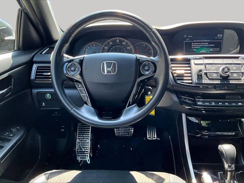 Used 2017 Honda Accord Sport image 6