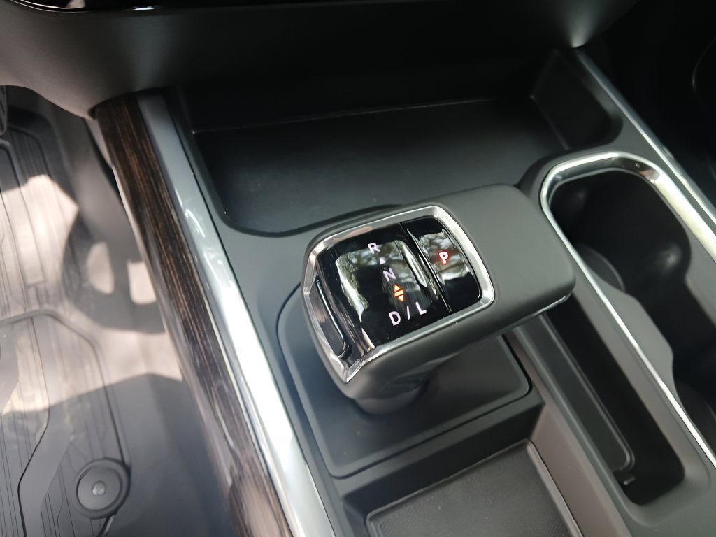 New 2026 GMC Sierra 1500 Elevation w/ Elevation Premium Package AWD/4WD image 17
