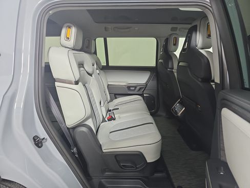 Used 2024 Rivian R1S Adventure AWD/4WD image 23