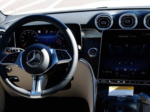 Used 2026 Mercedes-Benz GLC 300 GLC 300 image 33