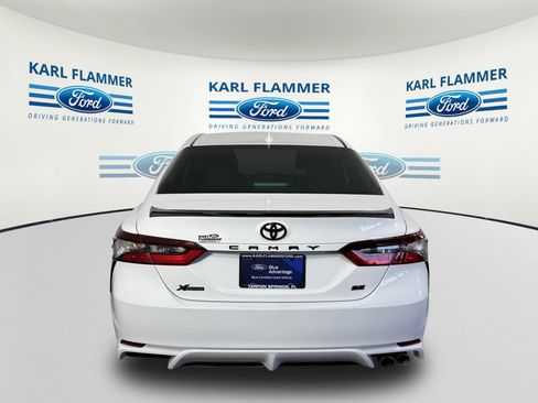 Used 2023 Toyota Camry SE FWD image 4
