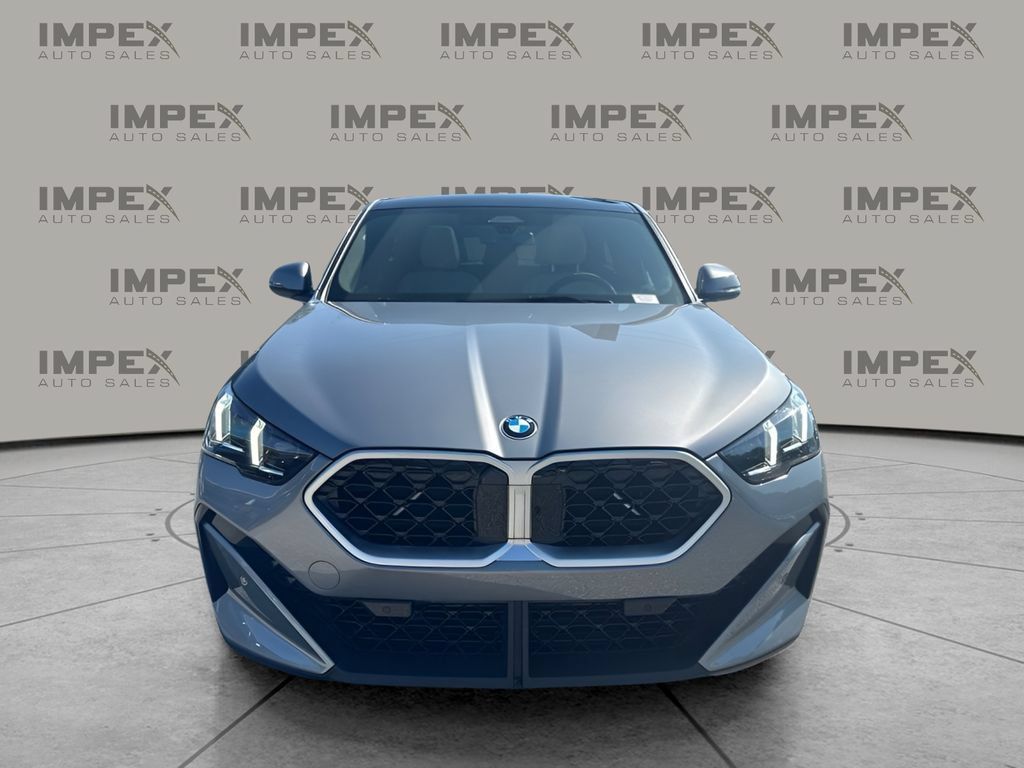 Used 2025 BMW X2 xDrive28i AWD/4WD image 8