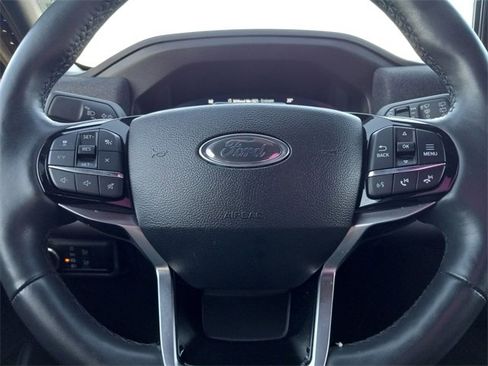Used 2025 Ford Explorer Platinum w/ LUX Leather Package image 19