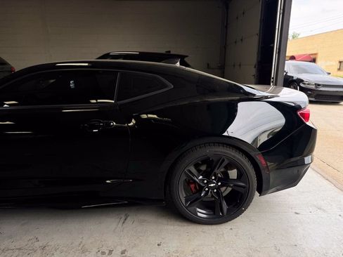 Used 2019 Chevrolet Camaro LT RWD image 8