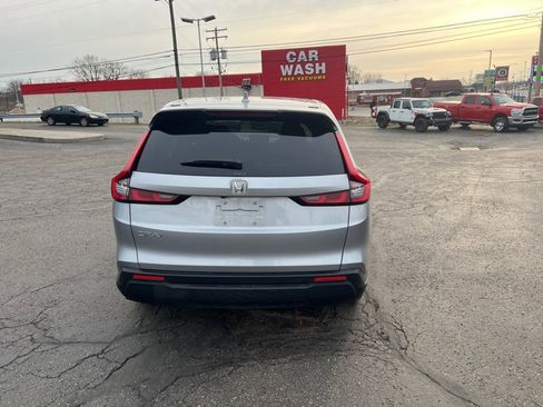 Used 2024 Honda CR-V EX image 4