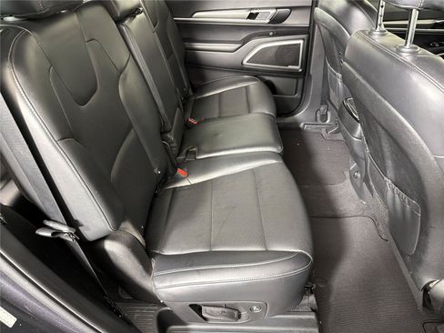 Used 2021 Kia Telluride LX FWD image 14