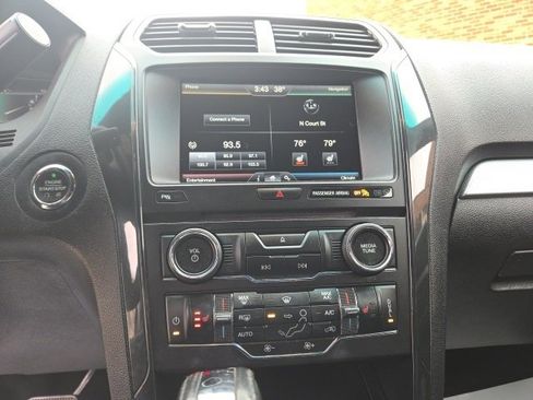 Used 2016 Ford Explorer XLT w/ Equipment Group 202A image 12